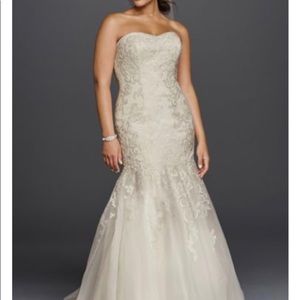 David’s Bridal off white wedding dress NWT